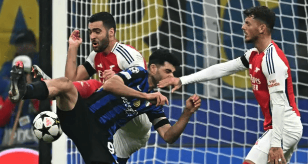 米兰体育APP-英超裁判工作流更加规范，判罚公正性提升的简单介绍