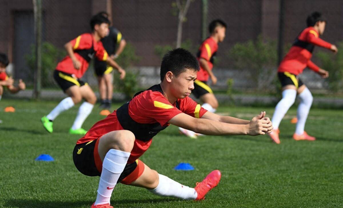 米兰体育下载-关于“足球+VR”技术助力青训，开启未来训练新篇章的信息