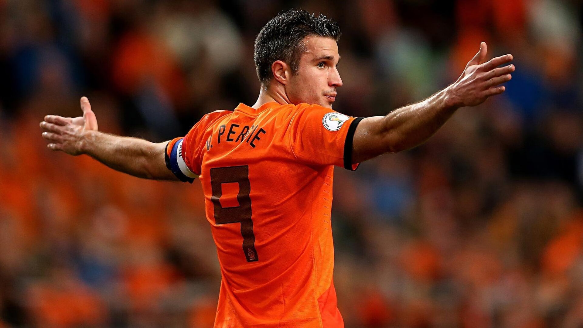 拜仁慕尼黑客场2-0战胜沙尔克04,继续保持不败,拜仁慕尼黑客场球服