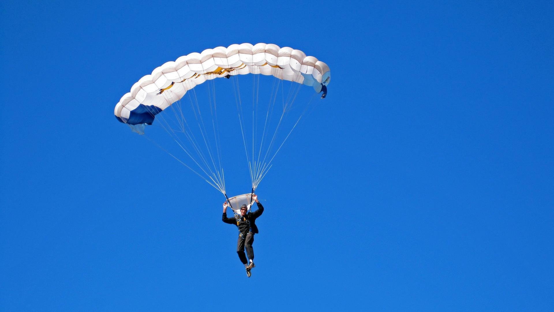 全国青少年攀岩趣味体验营火热招生，开启运动新篇章，攀岩青少年比赛